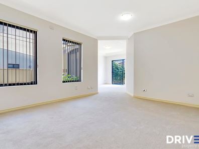 2/106 Ardrosss Street, Applecross WA 6153