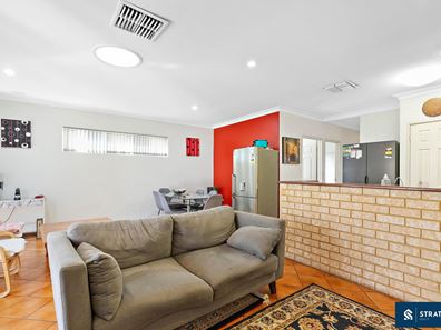 2/69 Mallard Way, Cannington WA 6107