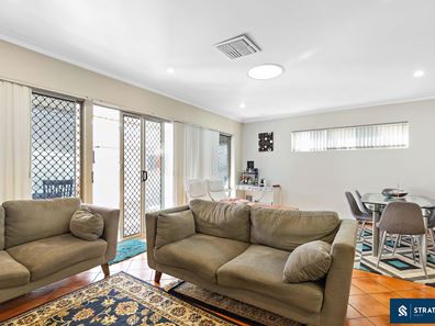 2/69 Mallard Way, Cannington WA 6107