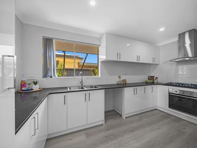 7 Dunholme Place, Huntingdale WA 6110