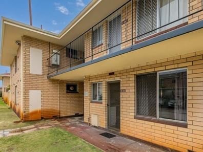 13c/305 Harborne Street, Glendalough WA 6016
