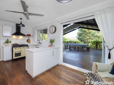 10 Noel Street, Helena Valley WA 6056