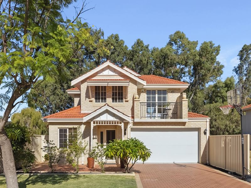 8 India Street, Inglewood WA 6052