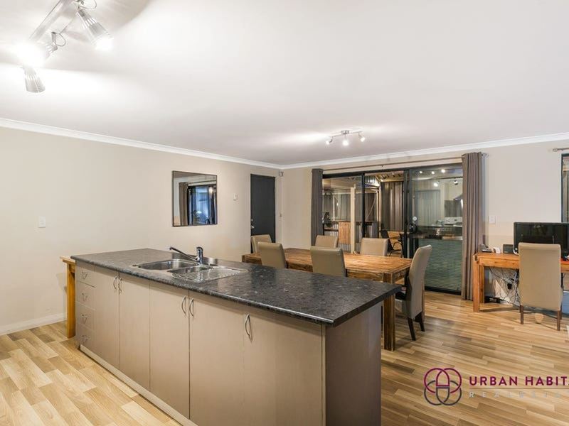 5 Chard Grove, Leda