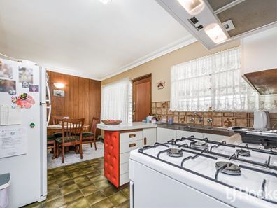 19 Coops Avenue, Thornlie WA 6108