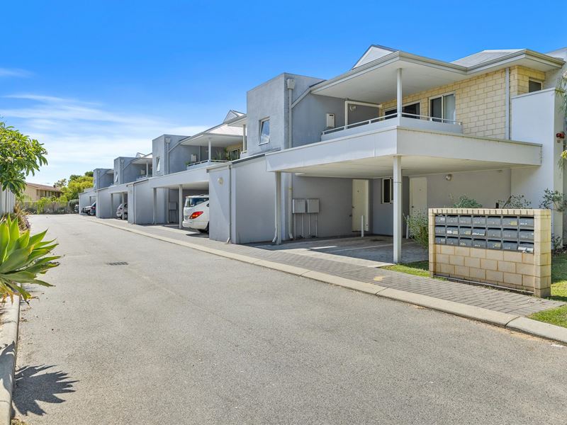 2/38 Lake Street, Rockingham
