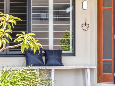 4 Margaret Road, Secret Harbour WA 6173