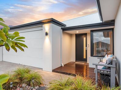 30 Barrenjoey Parkway, Secret Harbour WA 6173