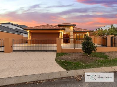 10 Syrenka Turn, Halls Head WA 6210