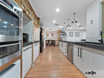 24 Hollingsworth Way, Leeming WA 6149