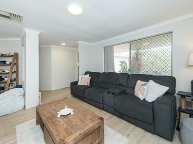 1 Waterside Retreat, Wilson WA 6107