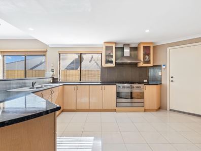 21 Kilchurn Promenade, Darch WA 6065
