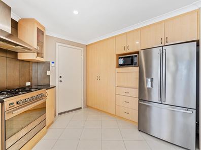 21 Kilchurn Promenade, Darch WA 6065