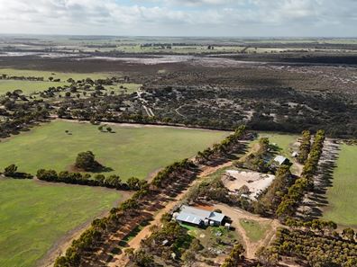8827 Wallis Road, Katanning WA 6317