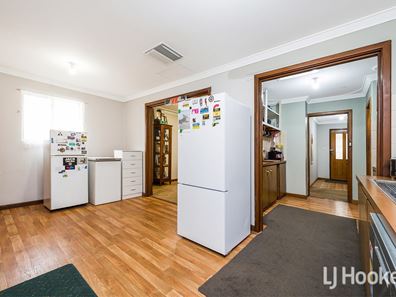38 Probert  Road, Thornlie WA 6108