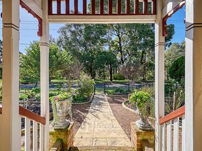 11 River Avenue, Collie WA 6225
