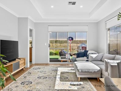 8 Mykonos Road, Coogee WA 6166