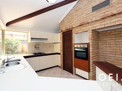 1 Weaver Court, Kardinya WA 6163