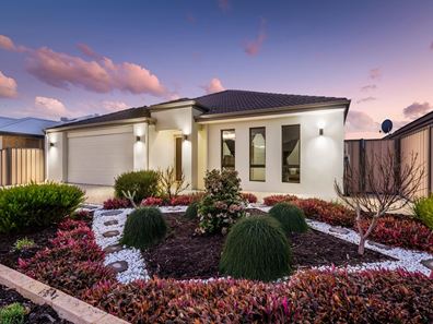 4 Loseto Link, Piara Waters WA 6112