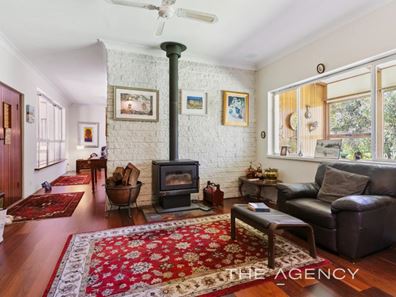 27 Kelvin Road, Wattle Grove WA 6107