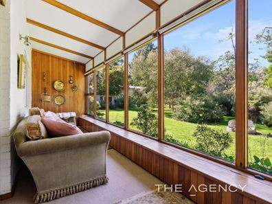 27 Kelvin Road, Wattle Grove WA 6107