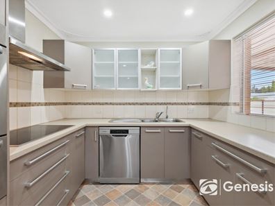 8 Kathleen Road, Lesmurdie WA 6076