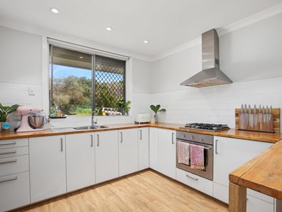 64 Annie Street, Beaconsfield WA 6162