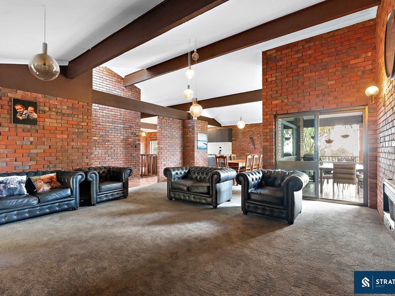 27 Lowannaa Road, Martin