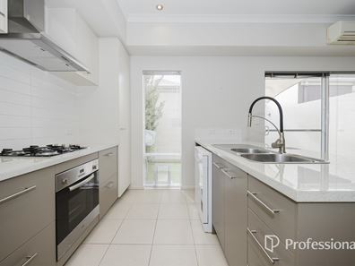 11 Metro Boulevard, Clarkson WA 6030