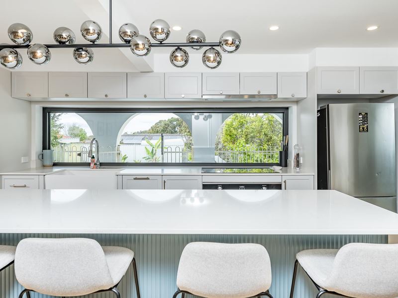 608 Beach Road, Hamersley WA 6022