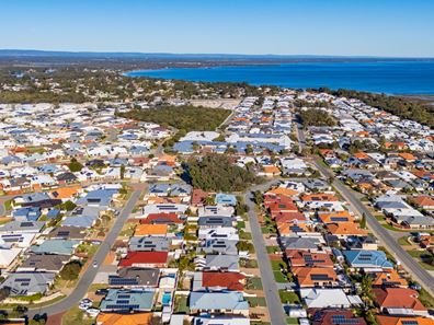 31 Mariners Cove Drive, Dudley Park WA 6210