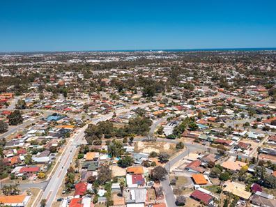 8 Nelligan Avenue, Girrawheen WA 6064