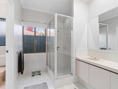 6 Aspen Close, Canning Vale WA 6155