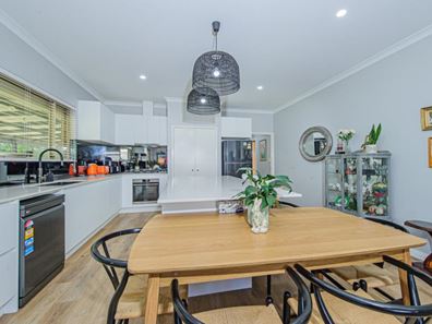 25 Bishop Road, Middle Swan WA 6056