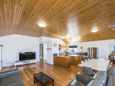 47 Lucraft Loop, Ledge Point WA 6043