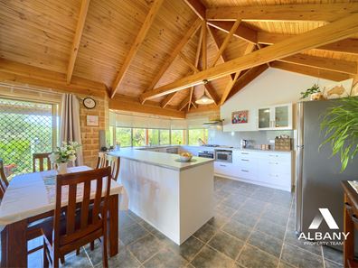18 George Street, Little Grove WA 6330