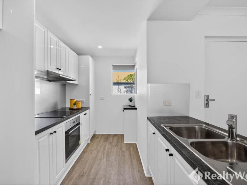 3/16 Burton Street, Cannington WA 6107