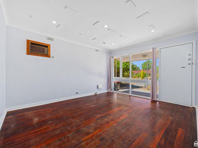 12 Drayton Court, Kelmscott WA 6111