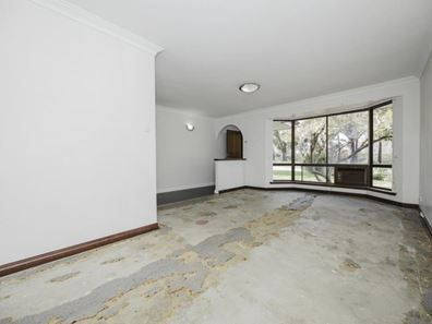 9 Aylesford Drive, Marangaroo WA 6064