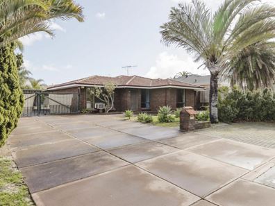 9 Aylesford Drive, Marangaroo WA 6064