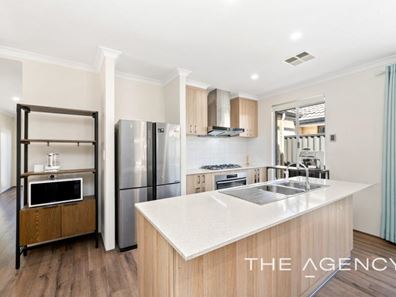 87 Sunstone Boulevard, Treeby WA 6164
