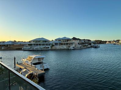 5 Amity Cove, Halls Head WA 6210