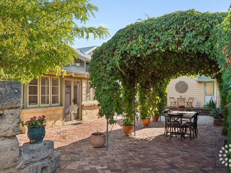 79 Wood Street, White Gum Valley WA 6162