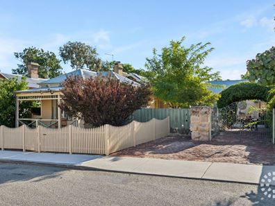 79 Wood Street, White Gum Valley WA 6162