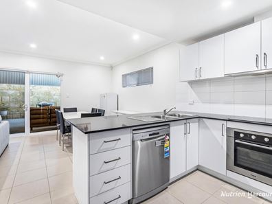 29 Chambered Way, Jindalee WA 6036
