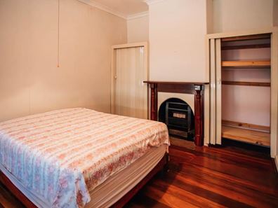 30 South Street, York WA 6302