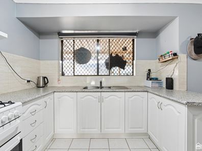 7 Montrose Circle, Camillo WA 6111