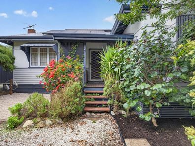 16 Cowcher Way West, Medina WA 6167