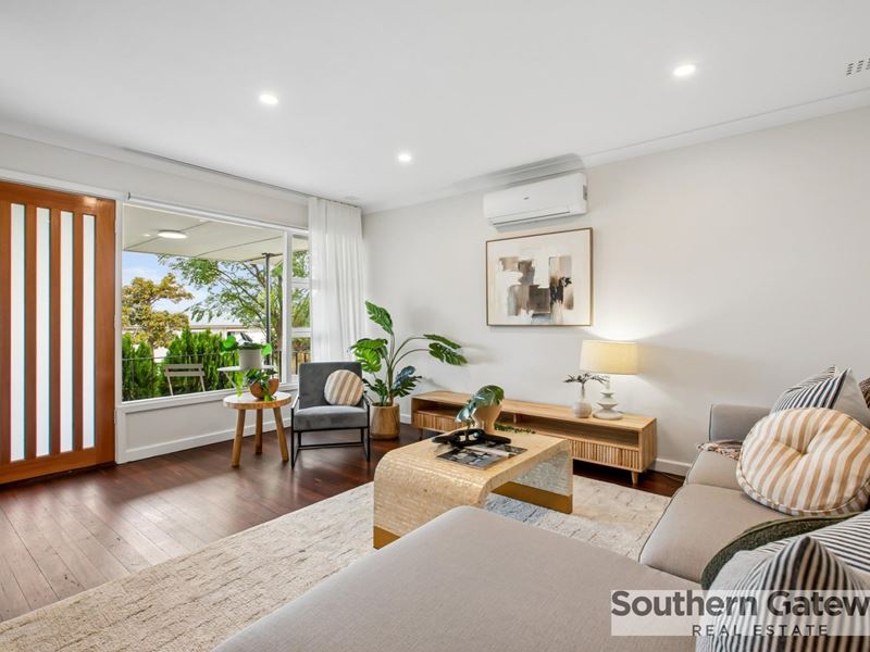 18 Woodley Way, Parmelia WA 6167