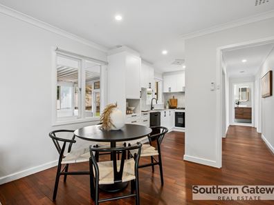 18 Woodley Way, Parmelia WA 6167